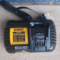 CHARGER DEWALT 