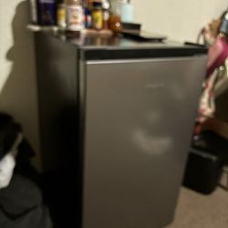 Mini Fridge 