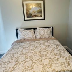Queen Bedroom Set