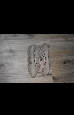 size 10 foam runners mist