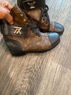Combat boots
