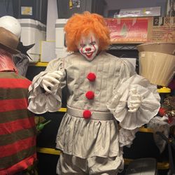 6.5 Ft Pennywise Animatronic