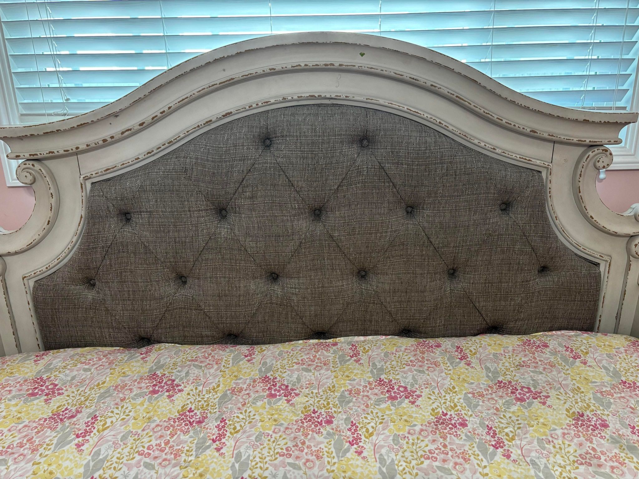 Daybed Twin Chipped White Bed With Mattress Included 