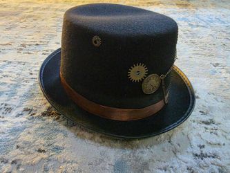 Steampunk Black Top Hat with Pocket Watch & Gear Accents – Costume/Cosplay