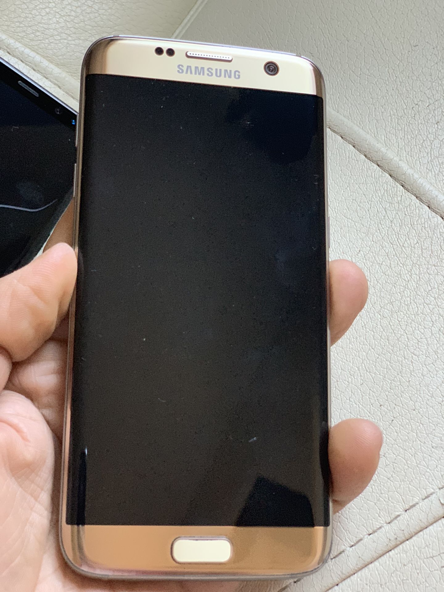Samsung galaxy s7 edge unlocked , store warranty