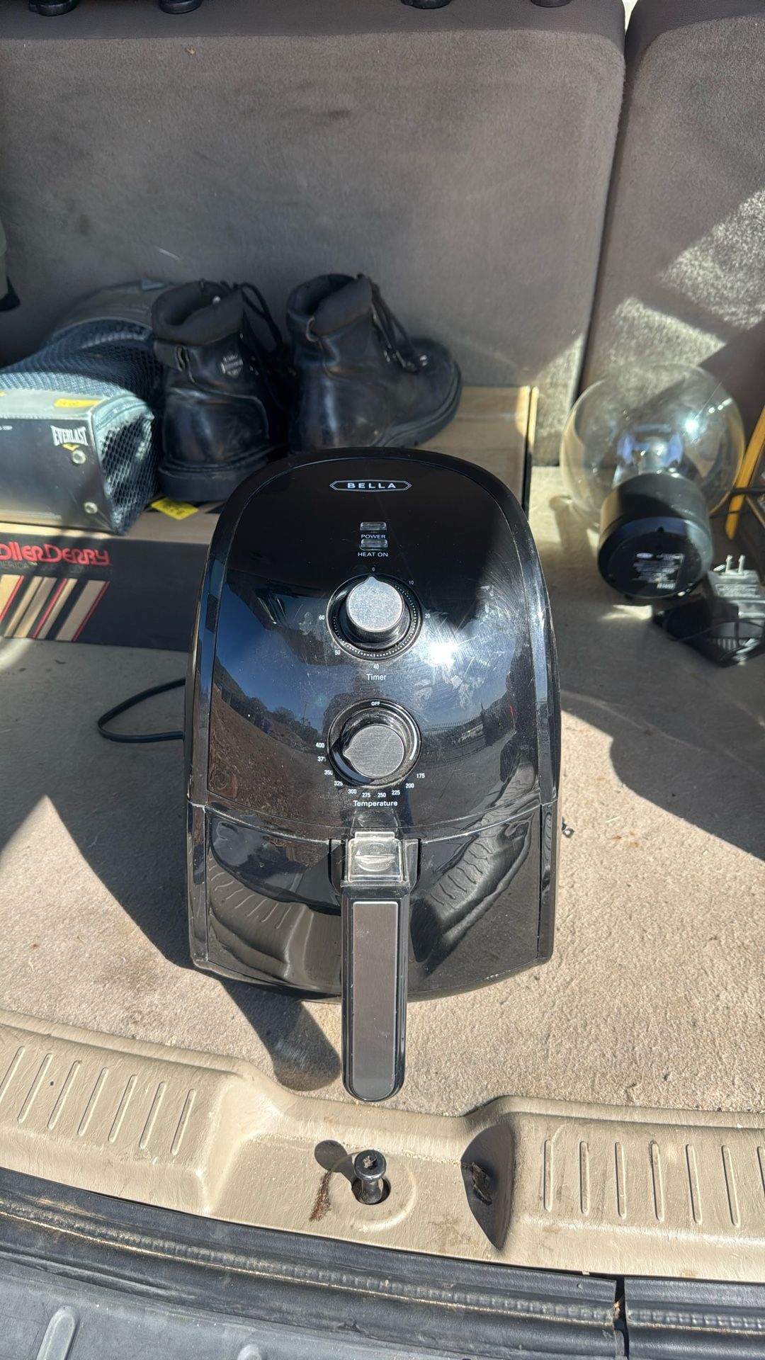BELLA 2.6qt Electric Air Fryer - Black (Excellent Condition)