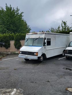 2004 Chevrolet P30 Diesel Truck