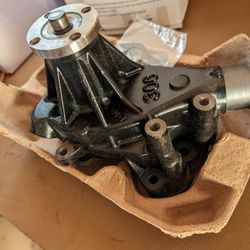 350/305 Chevrolet Engine Water Pump