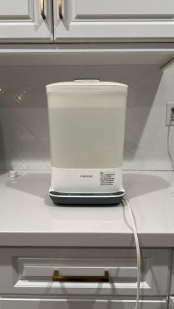 Baby bottle sterilizer
