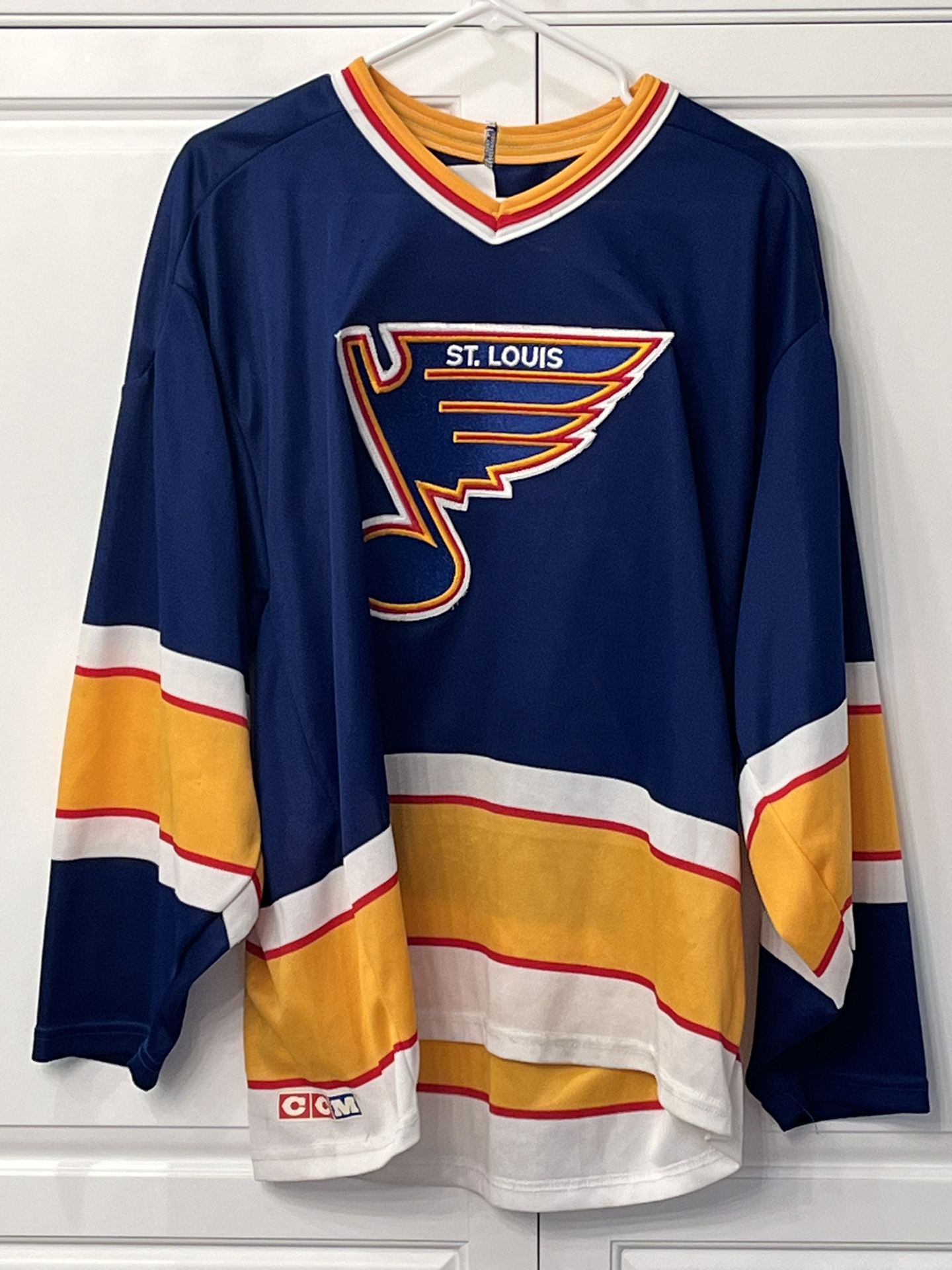 St. Louis Blues Hockey Jersey for Sale in Lake Forest, CA - OfferUp