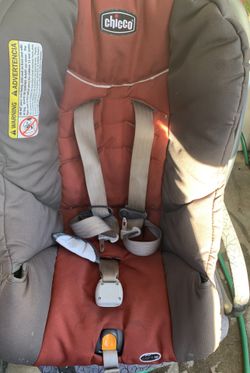 Chicco baby carrier/car seat