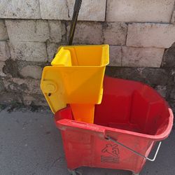 Mopping container