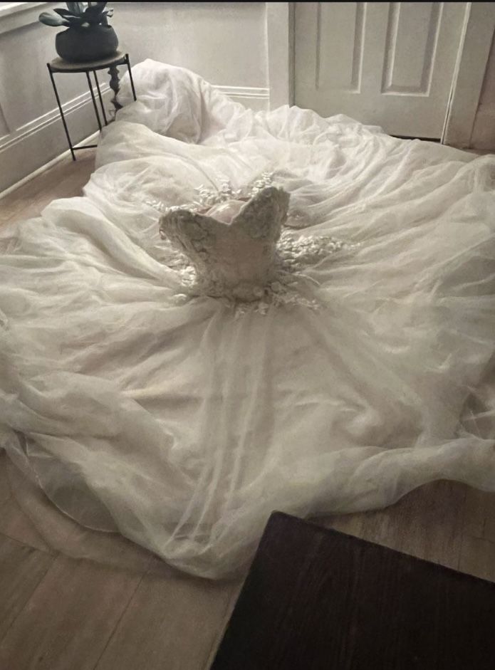 Elegant wedding dress.