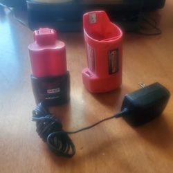 MILWAUKEE PORTABLE BATTERY  CHARGER AND M12 BATTERY2