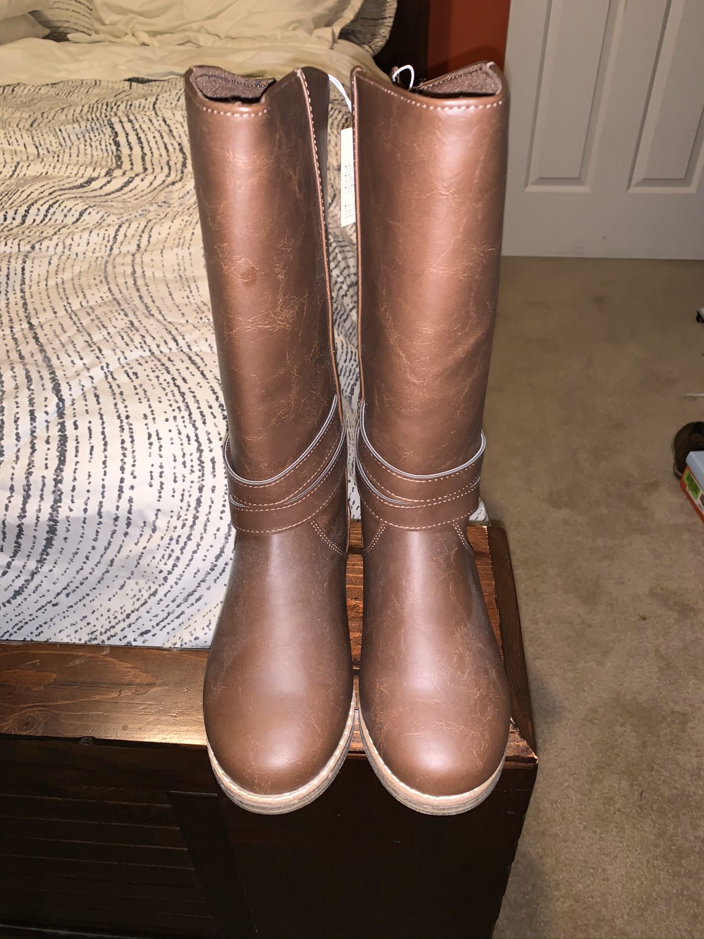 Preschool Girls size 13 boots. New with tags!