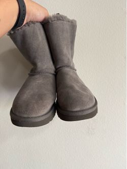Women Uggs Charcoal Size 5