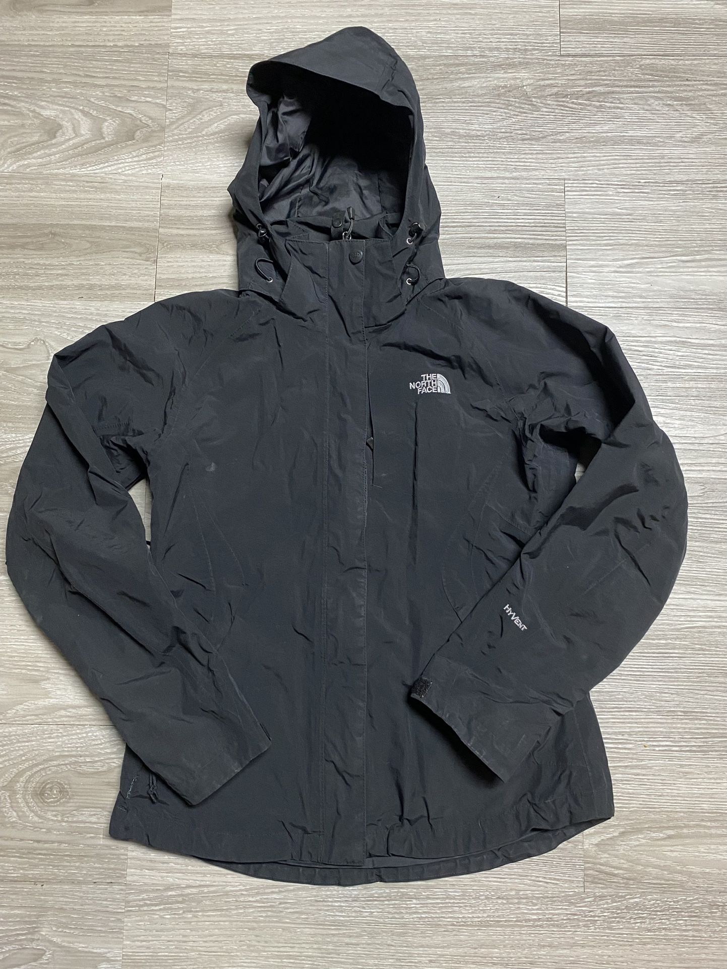 northface windbreaker
