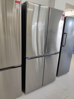 New Samsung
Bespoke 23 cu. ft. Counter Depth 4-Door Flex French Door Refrigerator in Stainless Steel