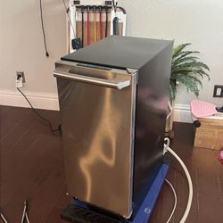 Under The Counter Ice Makes