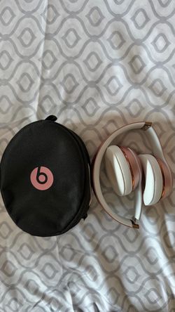 Beats headphones (rose gold)