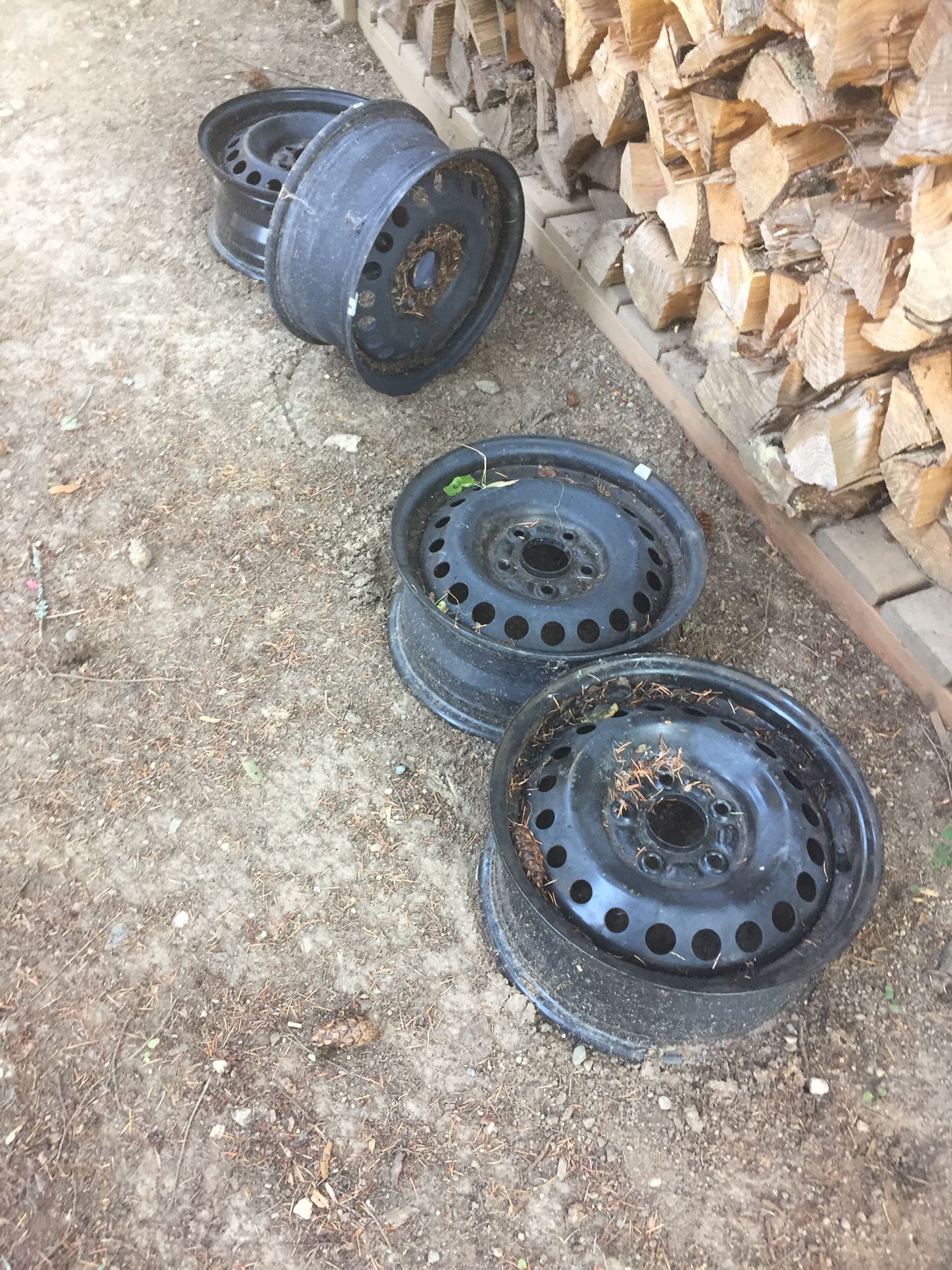 4 matching black tire rims