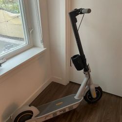Segway Ninebot Max 