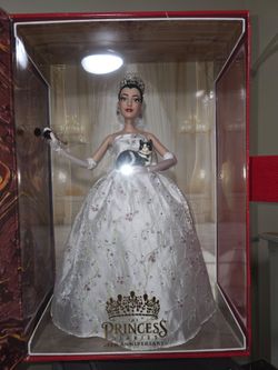 D23 LE Mia Thermopolis Doll - Princess Diaries