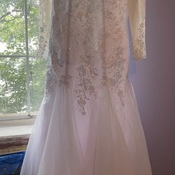 Mermaid Wedding Dresses for Bride 2024 Lace Applique Long Sleeves V-Neck Wedding Gown with Train
