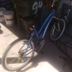 Schwinn 21 Speed Midtown Bike 