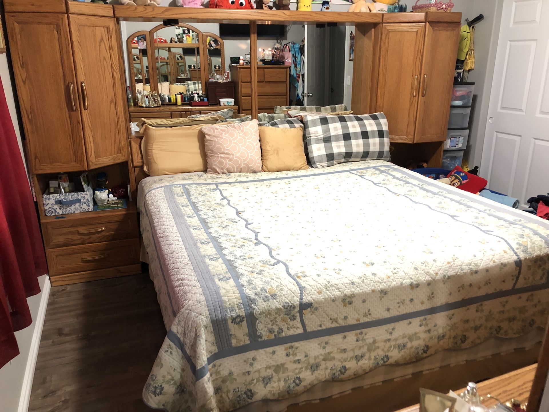 King set bed