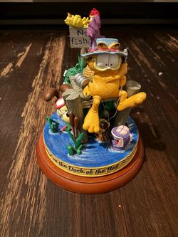 Danbury Mint Garfield Fishing Music Box