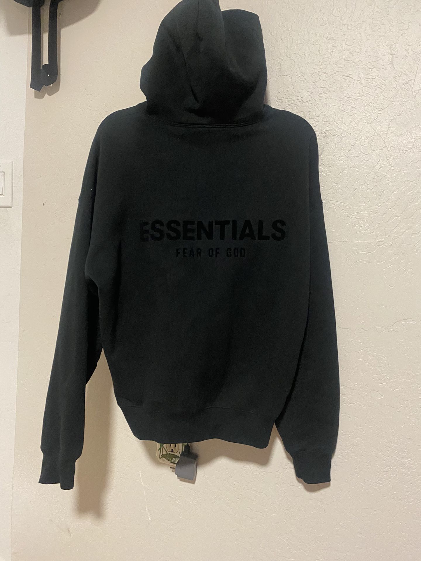 ESSENTIALL HOODIE