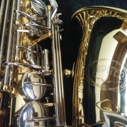 Jupiter Alto Saxophone Set