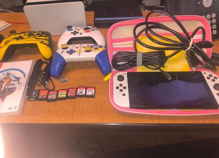 Nintendo Switch (OLED Model)