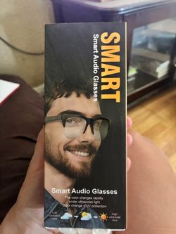 Smart Audio Glasses with UV Color Change