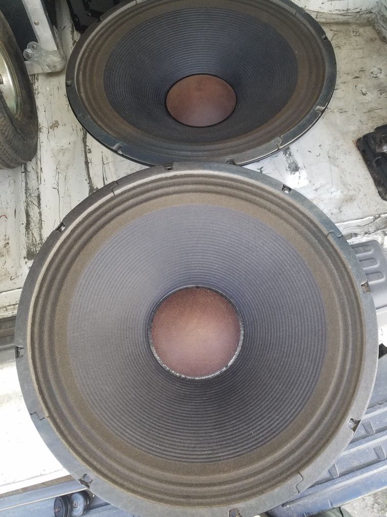 Jbl speakers 15 Inch