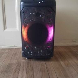 12" Inch IQ Sound Wireless Bluetooth Speaker Gets You Tube Music And More