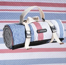 Waterproof Picnic Mat, Outdoor Camping Oversized Field Blanket. Portable Thickened Camping Blanket, Suitable for Beach, Camping, Music Festival, Party