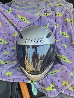 HJC MOTORCYCLE HELMET. SILVER. CLEAR AND SHADE VISOR WITH SOFT BAG COVER