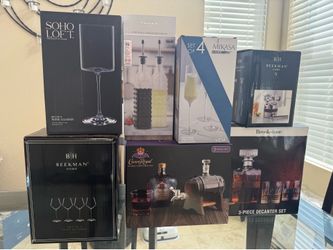 Kitchen glassware- wine, decanter etc