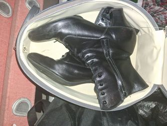 Brand new women's (8) black boot