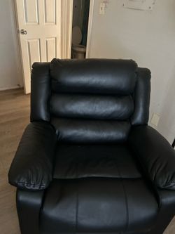 Recliner. Over stuffed