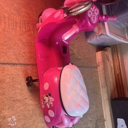 Minnie Mouse Electric Scooter 