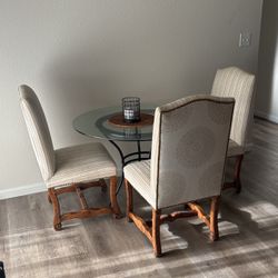 FREEE TABLE AND CHAIRS 