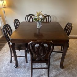 Dining Room Table+6chairs