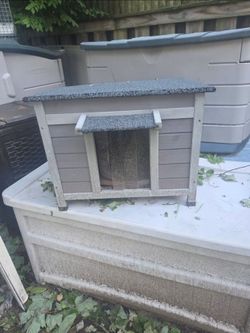 Insulated cat shelter the price is firm
