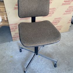 Vintage Office Desk Rolling Chair Beige