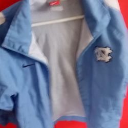 NIKE NORTH CAROLINA KIDS JACKET..... CHECK OUT MY PAGE FOR MORE ITEMS