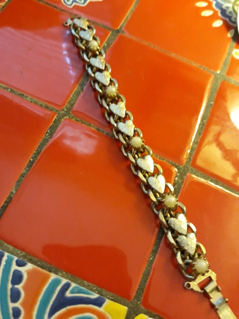 Gold Tone Heart Bracelet 7 1/2" Heavy!
