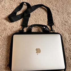 MacBook Pro 2019 i5  8g  256g SSD  Mint Condition +touch Bar+ Bag Charger And Cable!
